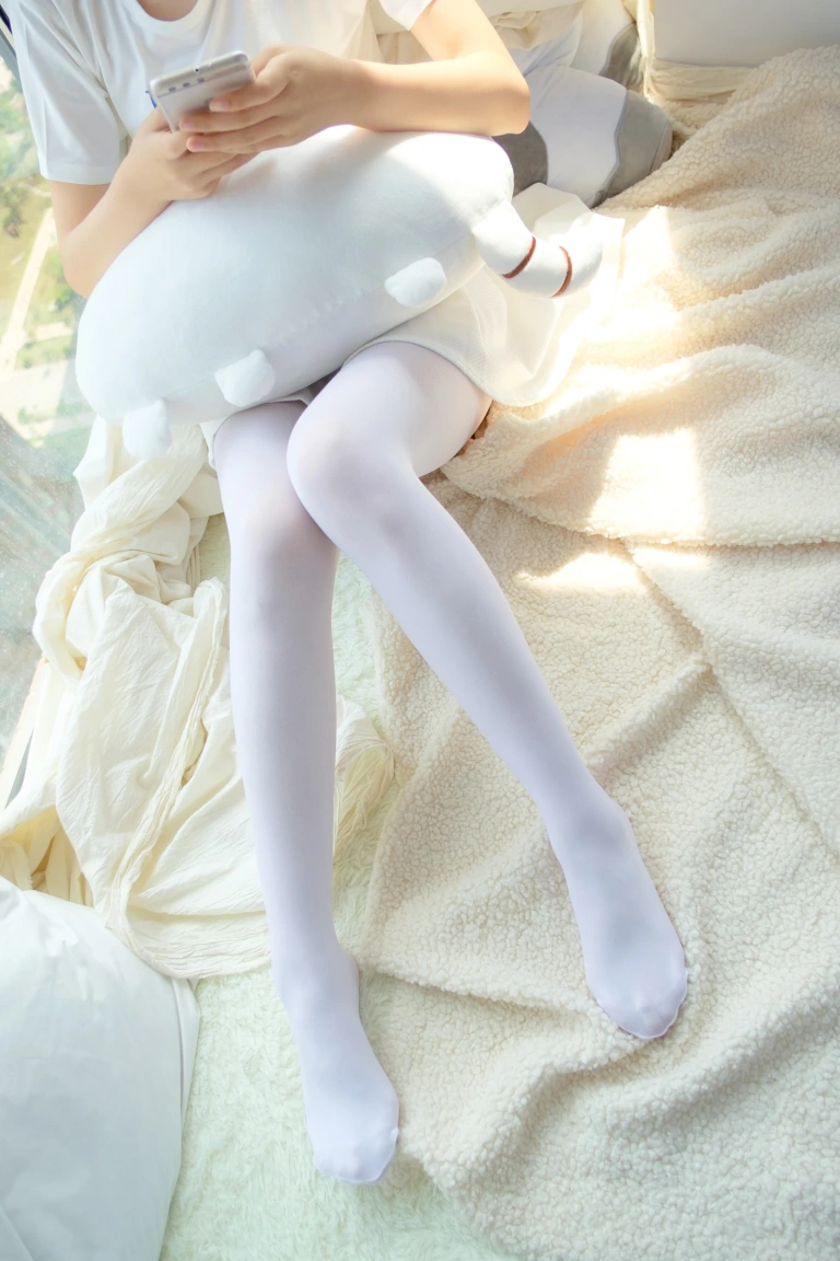 森萝财团《R15-004》主题写真：111张全套美图