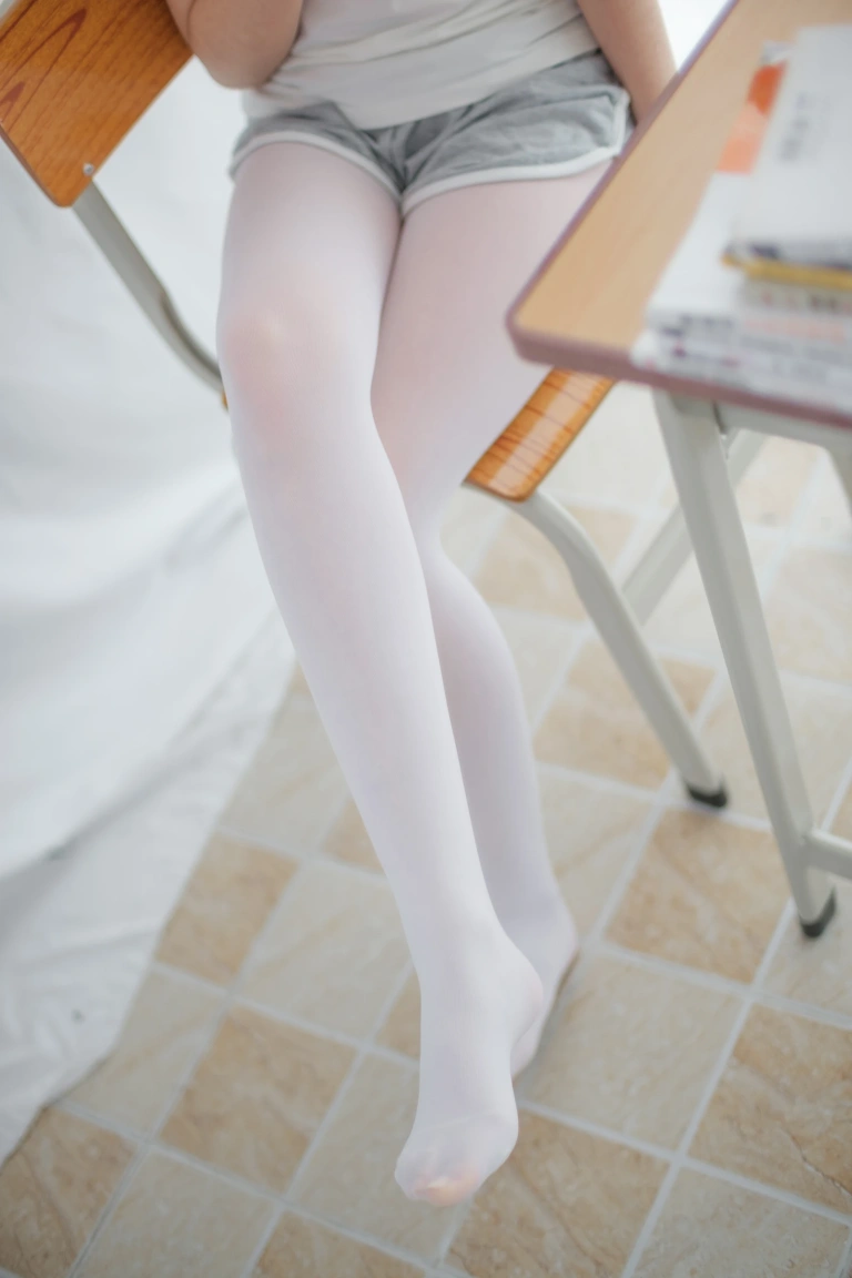 森萝财团《R15-005》主题写真：85张全套美图