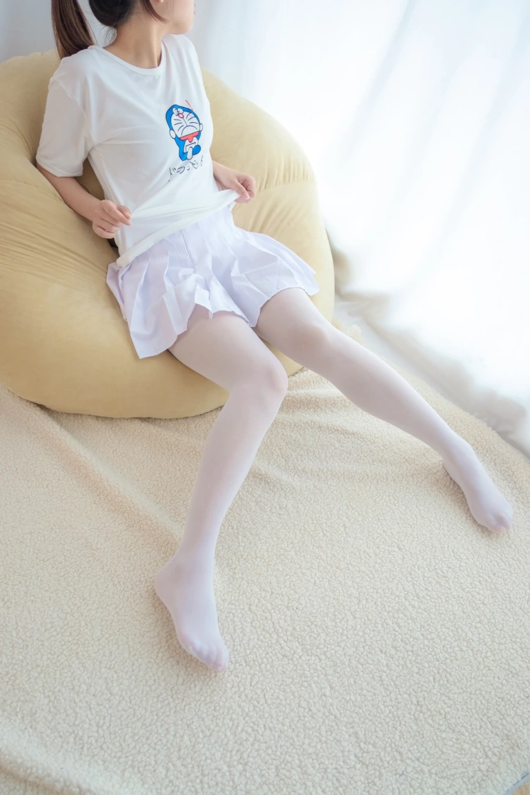 森萝财团《R15-006》主题写真：71张全套美图