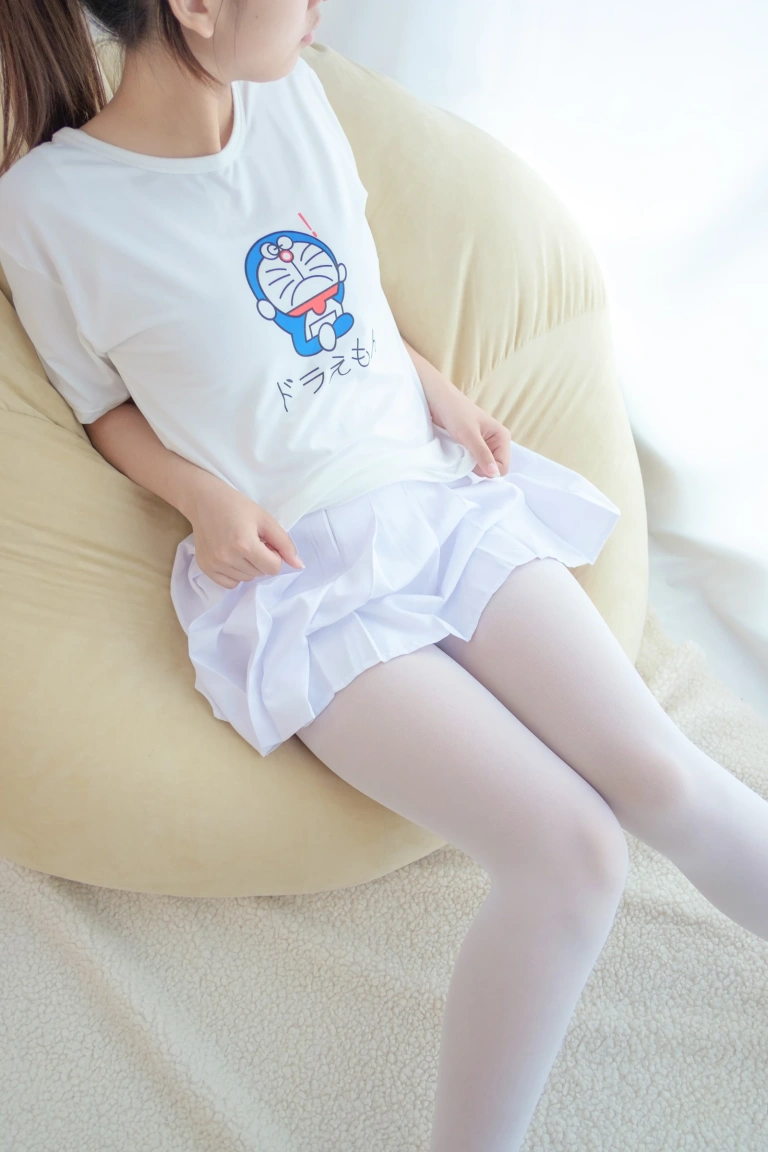 森萝财团《R15-006》主题写真：71张全套美图