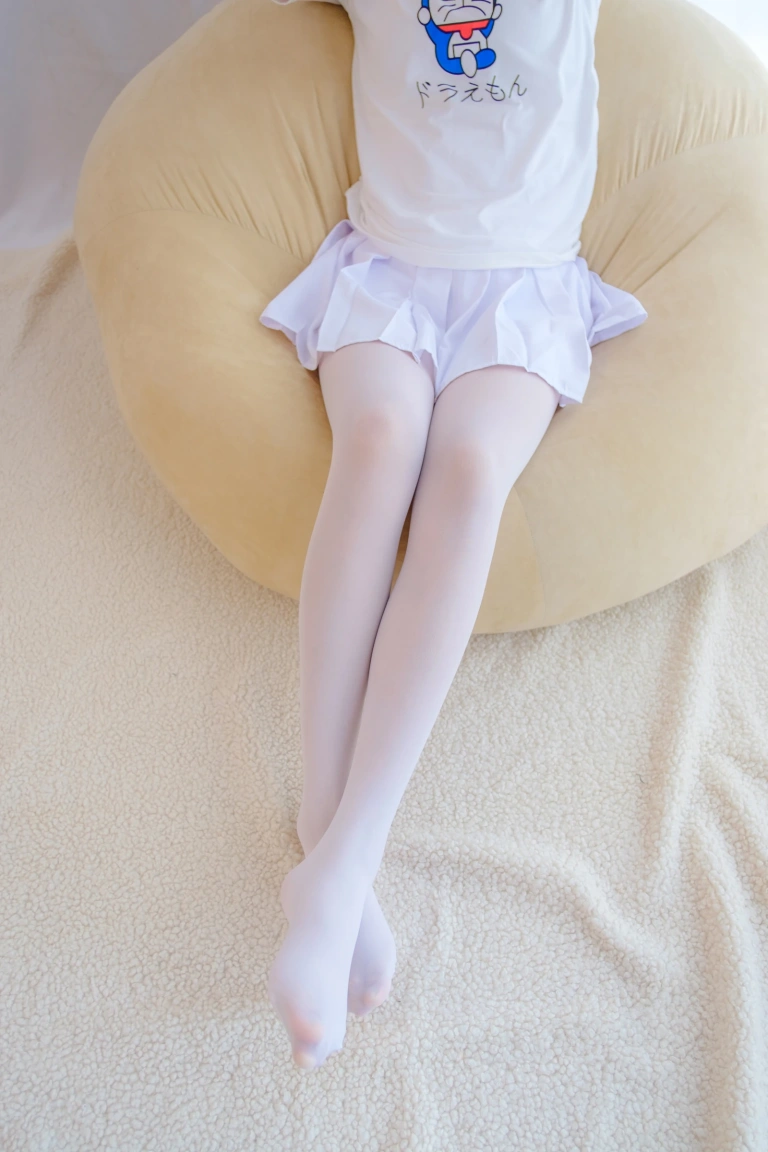 森萝财团《R15-006》主题写真：71张全套美图