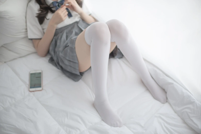 森萝财团《R15-009》主题写真：84张全套美图