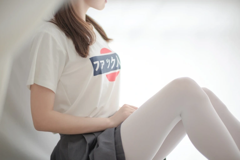 森萝财团《R15-010》主题写真：94张全套美图