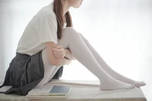 森萝财团《R15-010》主题写真：94张全套美图
