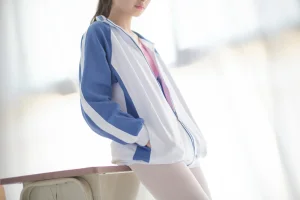 森萝财团《R15-012》主题写真：84张全套美图