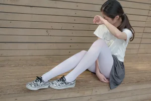 森萝财团《R15-014》主题写真：99张全套美图