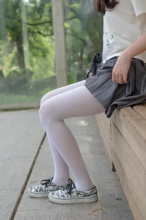 森萝财团《R15-014》主题写真：99张全套美图