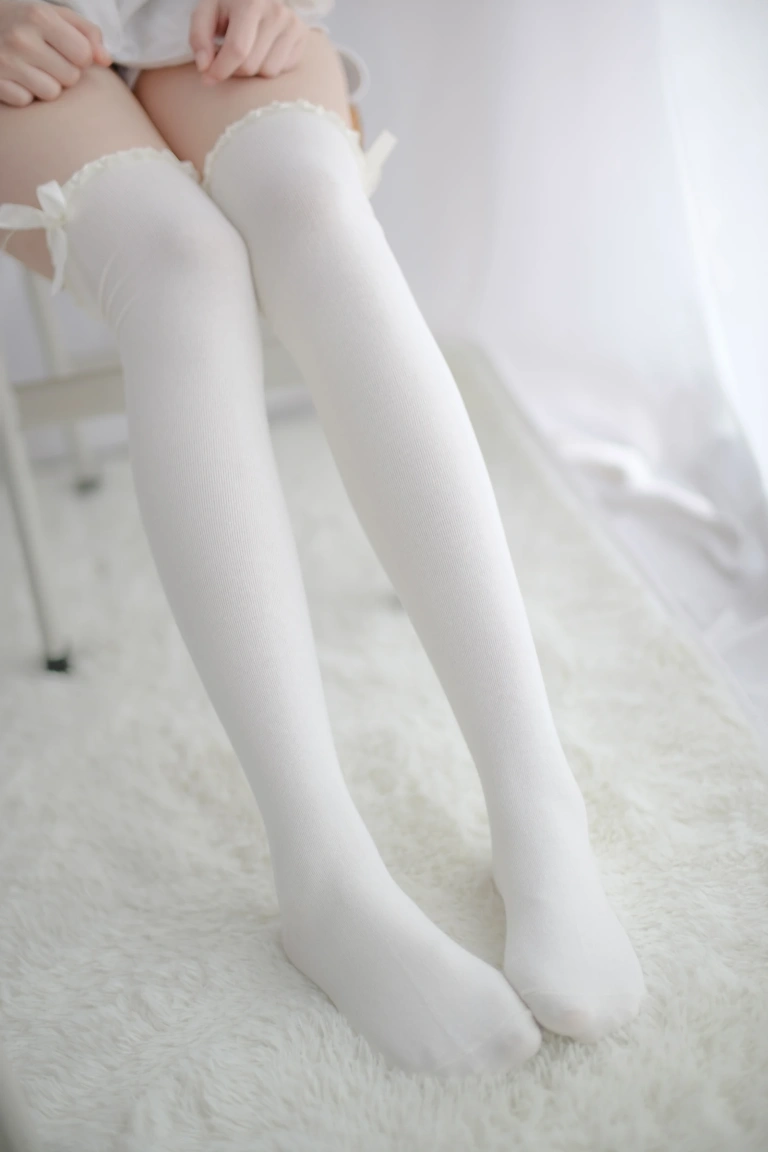 森萝财团《R15-016》主题写真：95张全套美图