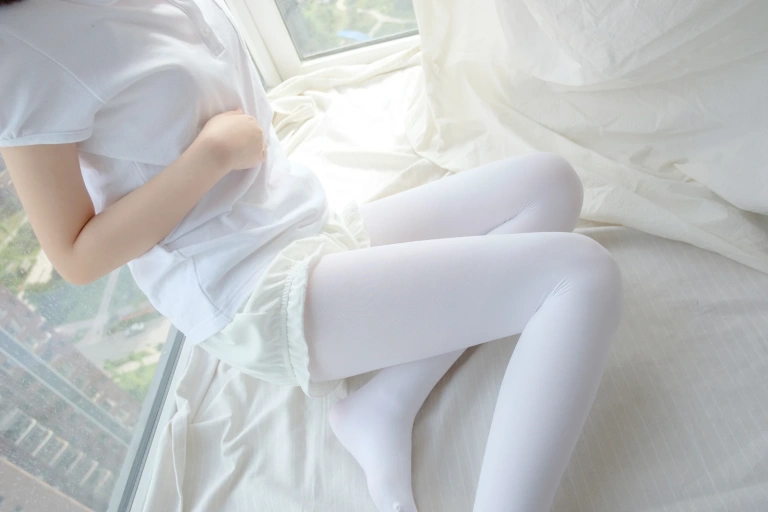 森萝财团《R15-018》主题写真：86张全套美图