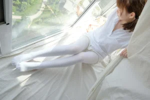 森萝财团《R15-018》主题写真：86张全套美图