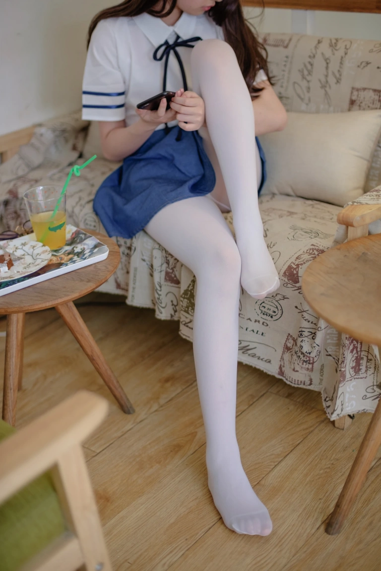 森萝财团《R15-021》主题写真：71张全套美图