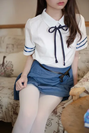 森萝财团《R15-021》主题写真：71张全套美图