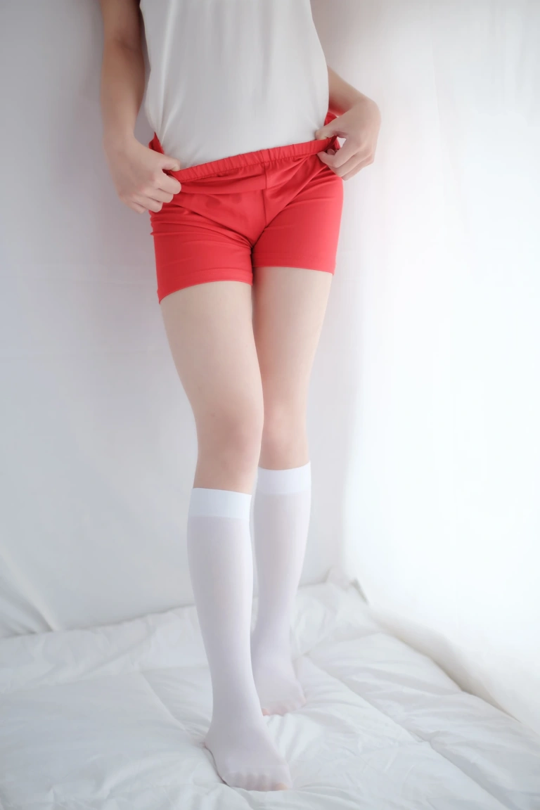 森萝财团《R15-024》主题写真：57张全套美图