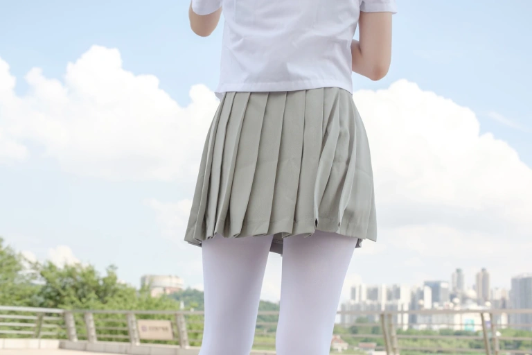 森萝财团《R15-026》主题写真：79张全套美图
