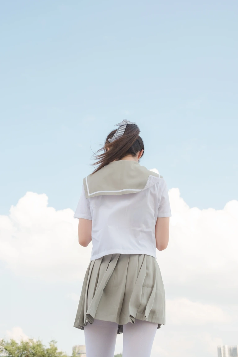 森萝财团《R15-026》主题写真：79张全套美图