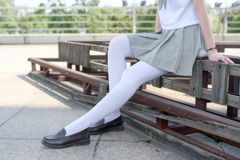 森萝财团《R15-026》主题写真：79张全套美图