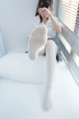 森萝财团《R15-028》主题写真：96张全套美图