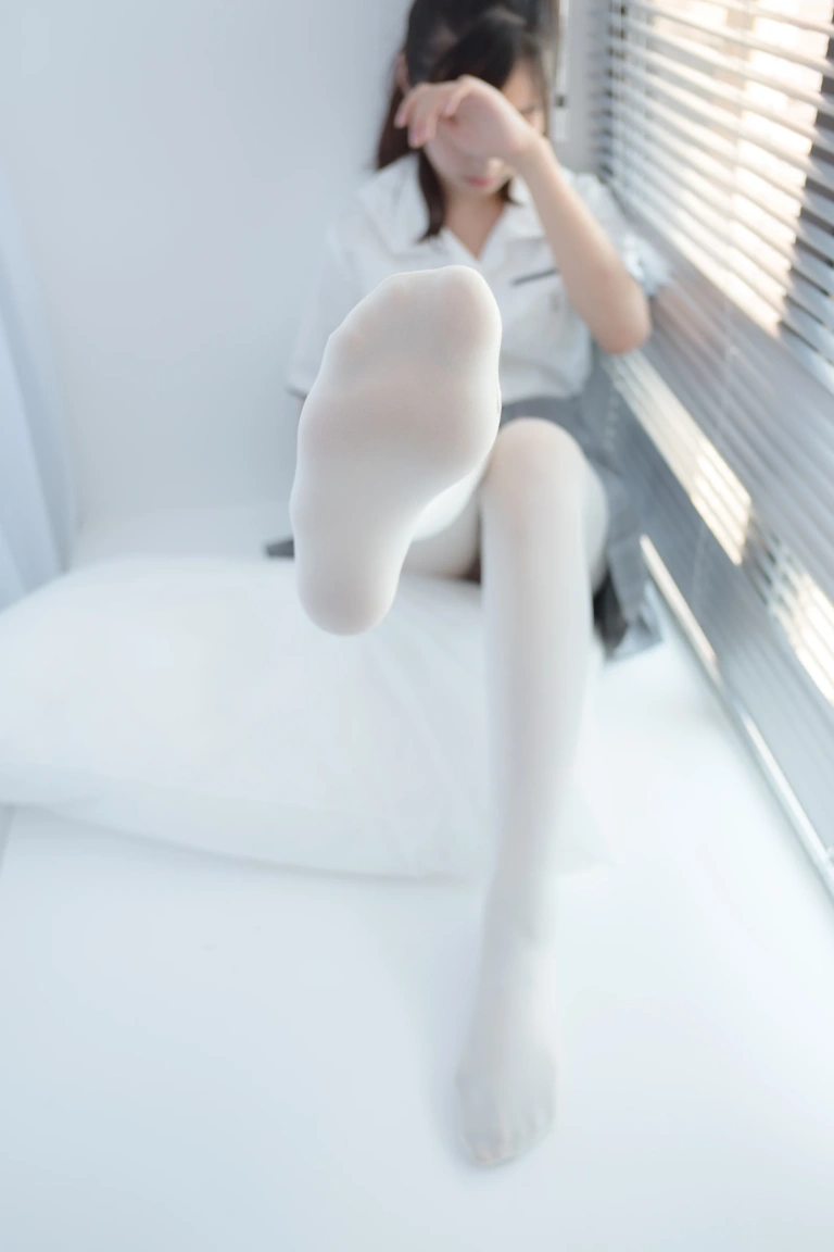 森萝财团《R15-028》主题写真：96张全套美图