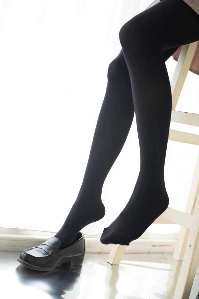 森萝财团《R15-029》主题写真：78张全套美图