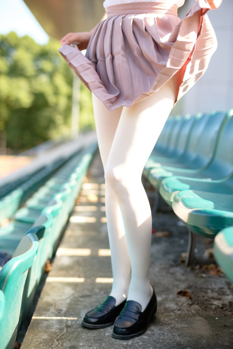 森萝财团《R15-030》主题写真：67张全套美图
