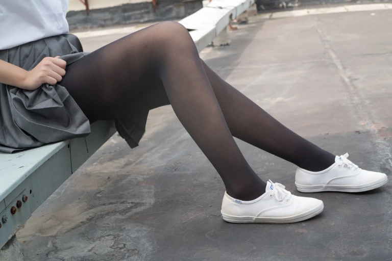 森萝财团《R15-031》主题写真：95张全套美图