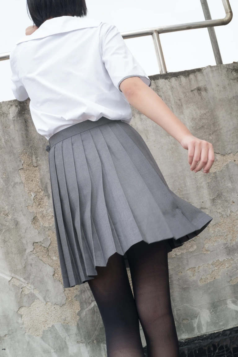 森萝财团《R15-031》主题写真：95张全套美图