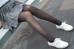 森萝财团《R15-031》主题写真：95张全套美图