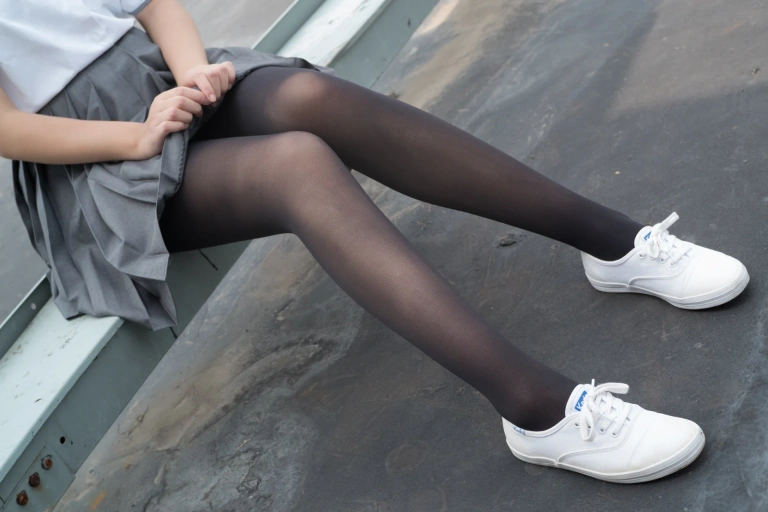 森萝财团《R15-031》主题写真：95张全套美图