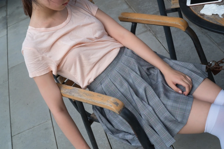 森萝财团《R15-032》主题写真：113张全套美图