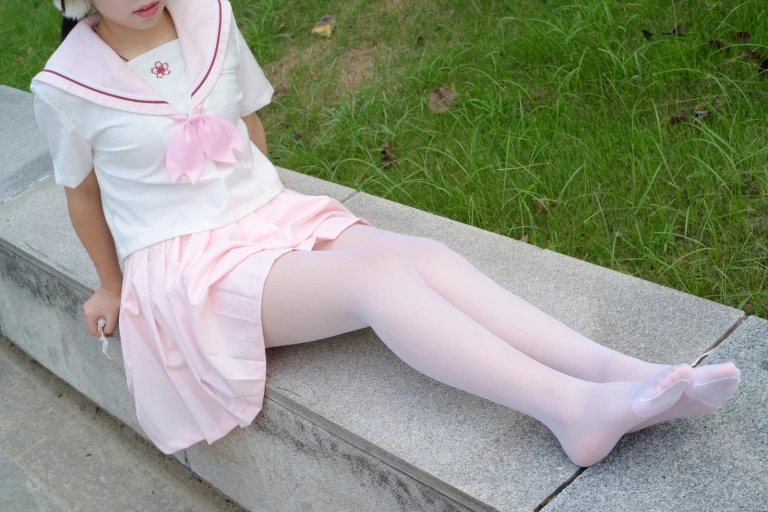 森萝财团《R15-033》主题写真：75张全套美图