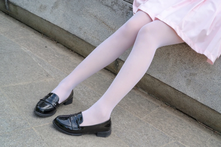 森萝财团《R15-033》主题写真：75张全套美图