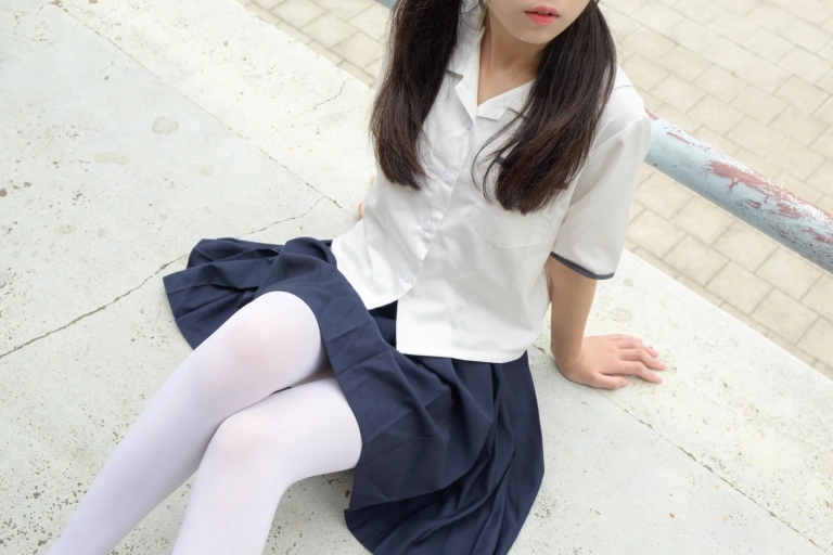 森萝财团《R15-034》主题写真：102张全套美图