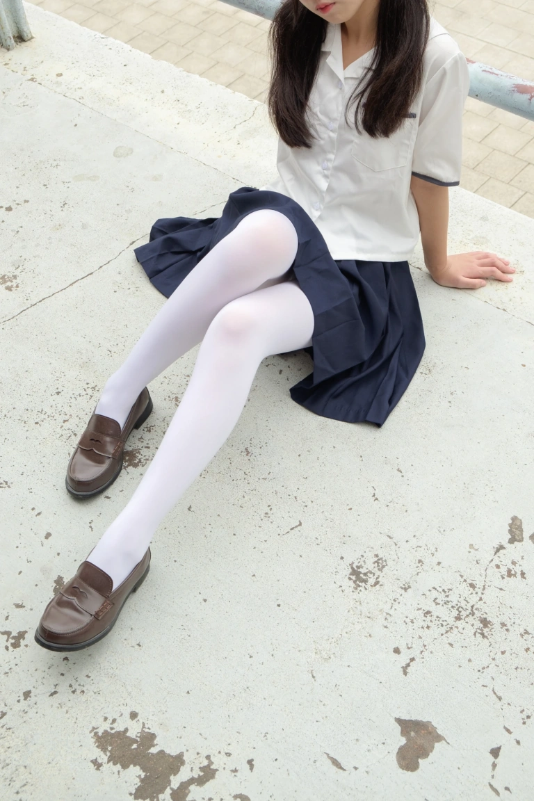 森萝财团《R15-034》主题写真：102张全套美图