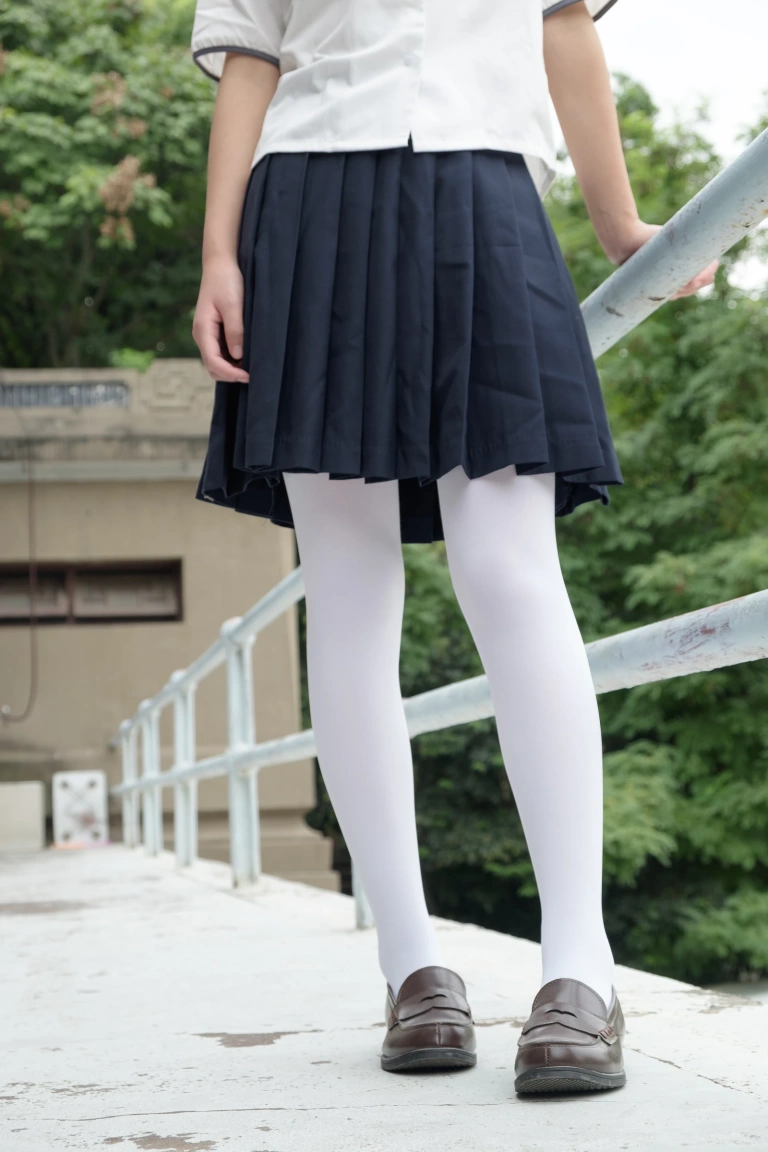 森萝财团《R15-034》主题写真：102张全套美图