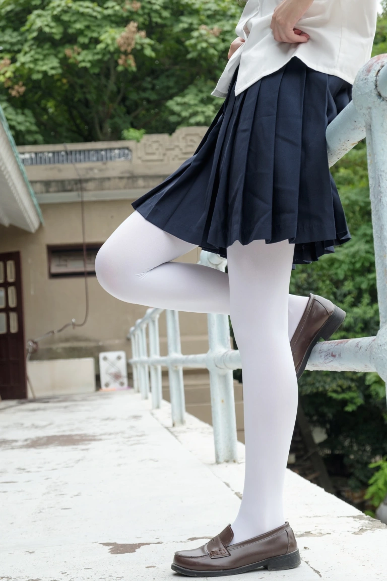 森萝财团《R15-034》主题写真：102张全套美图