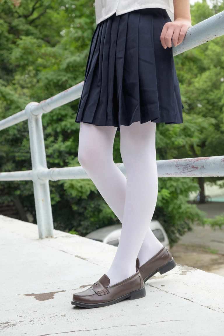 森萝财团《R15-034》主题写真：102张全套美图