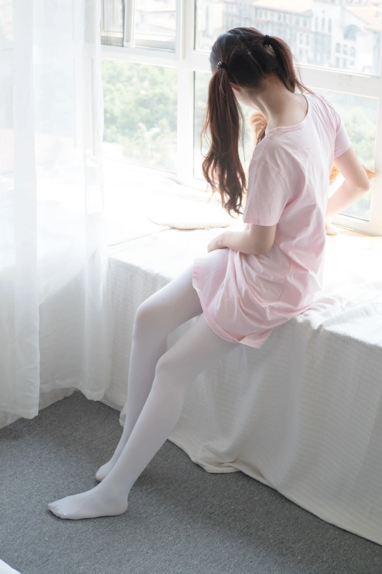 森萝财团《R15-035》主题写真：107张全套美图