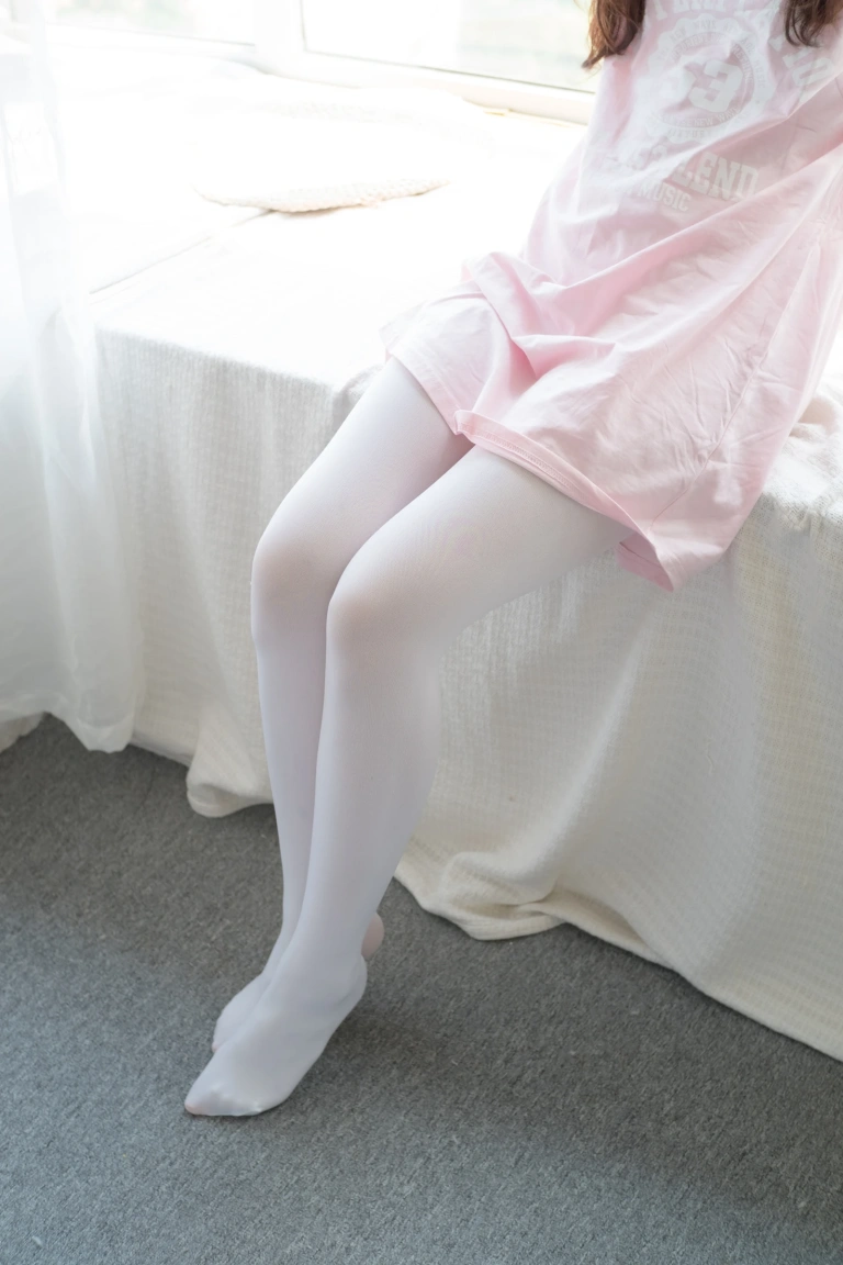 森萝财团《R15-035》主题写真：107张全套美图
