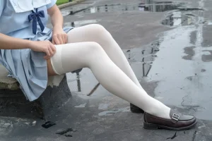森萝财团《R15-036》主题写真：84张全套美图