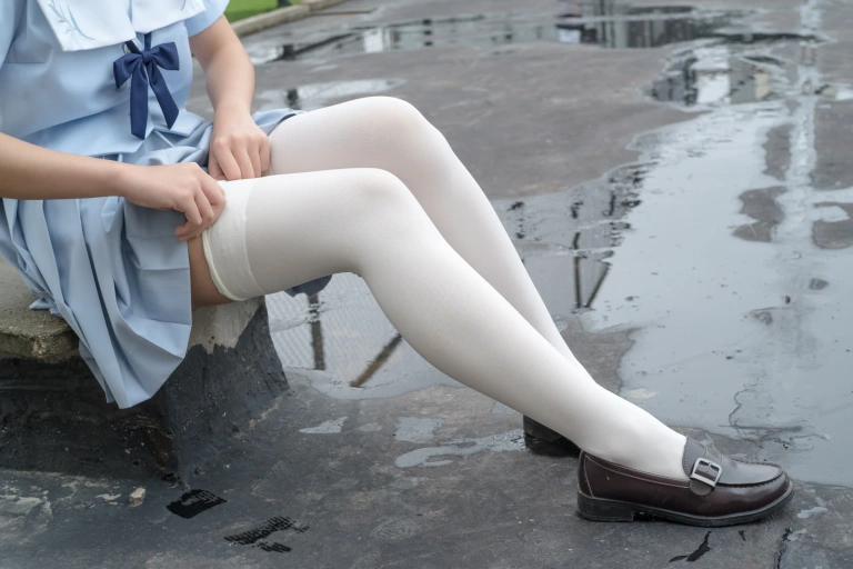 森萝财团《R15-036》主题写真：84张全套美图