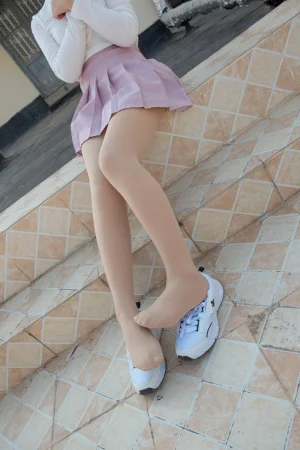 森萝财团《R15-038》主题写真：96张全套美图