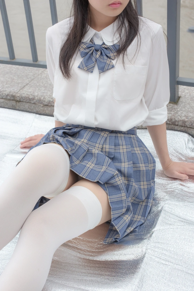 森萝财团《R15-039》主题写真：88张全套美图