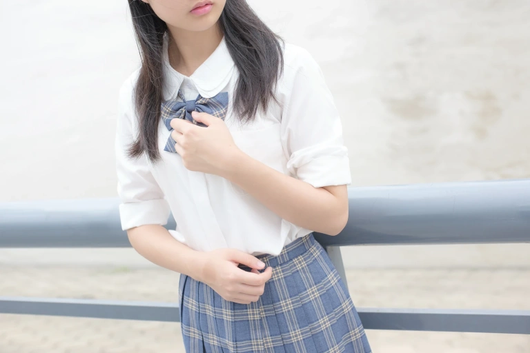 森萝财团《R15-039》主题写真：88张全套美图