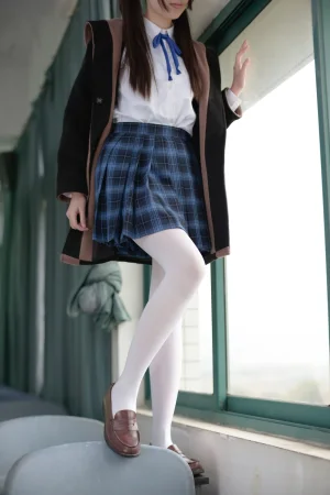 森萝财团《R15-044》主题写真：94张全套美图