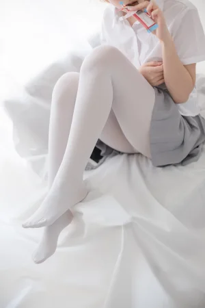 森萝财团《R15-045》主题写真：109张全套美图