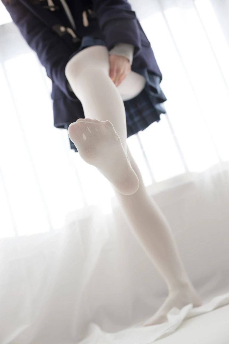 森萝财团《R15-047》主题写真：114张全套美图
