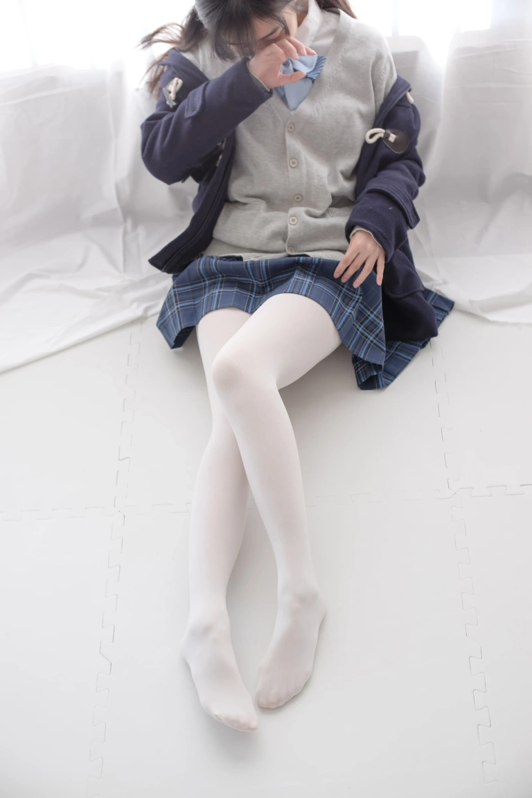 森萝财团《R15-047》主题写真：114张全套美图