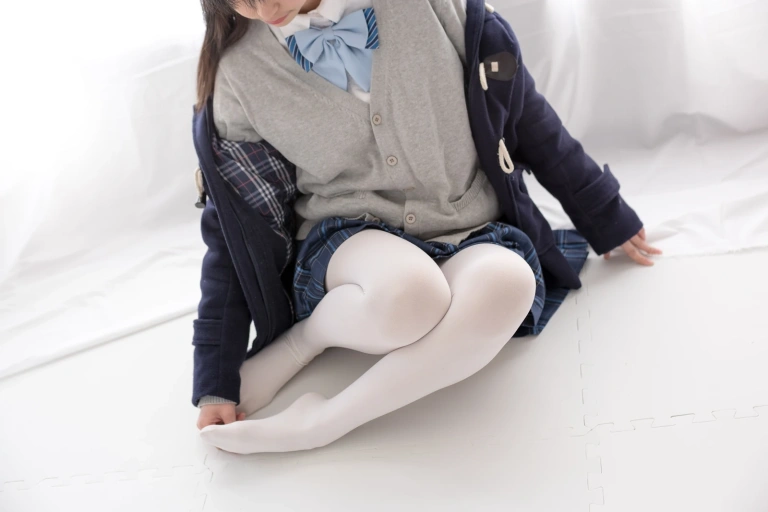 森萝财团《R15-047》主题写真：114张全套美图