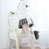 森萝财团《R15-050》主题写真：77张全套美图
