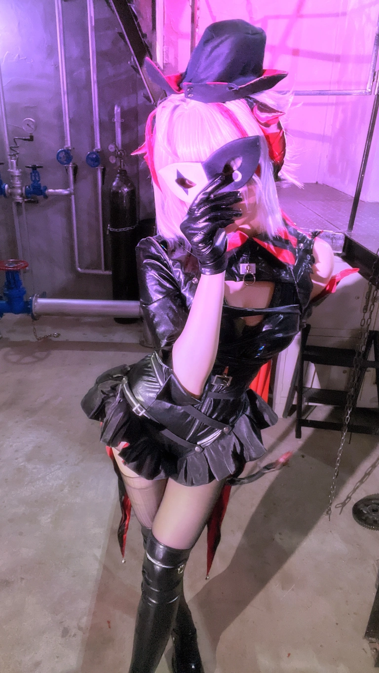 山崎怜Rei《明日方舟 W愚夜密函》主题写真：33张全套美图